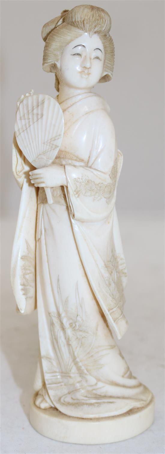 A Japanese ivory figure of a bijin, early 20th century, 19.7cm